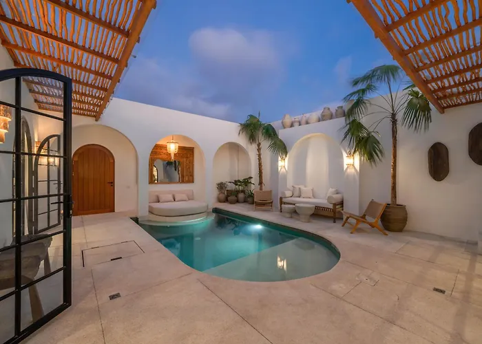 Villa Heiwa - Tropical Meets Mediterranean, 2br