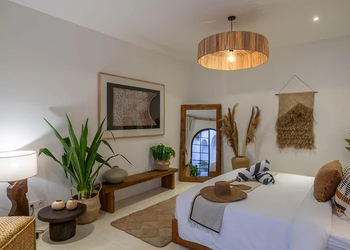 Villa Heiwa - Tropical Meets Mediterranean, 2br *