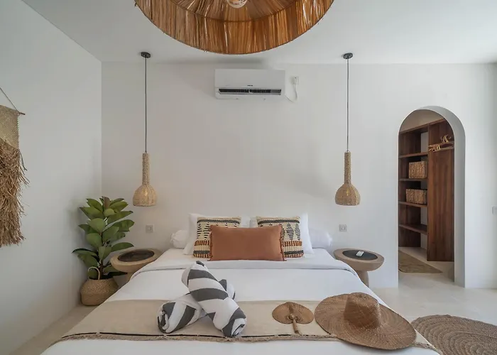 Heiwa - Tropical Meets Mediterranean, 2br Villa Canggu (Bali)