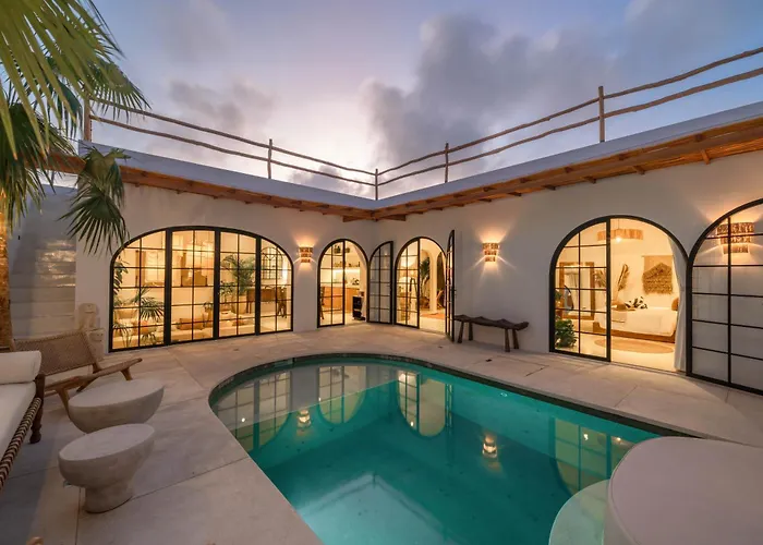 Villa Heiwa - Tropical Meets Mediterranean, 2br *