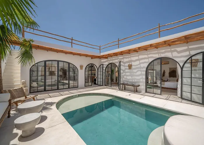 Heiwa - Tropical Meets Mediterranean, 2br Villa Canggu (Bali)
