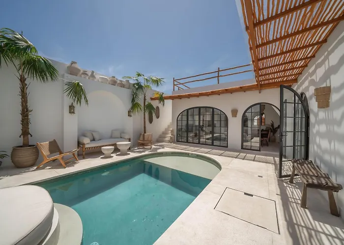 Heiwa - Tropical Meets Mediterranean, 2br *