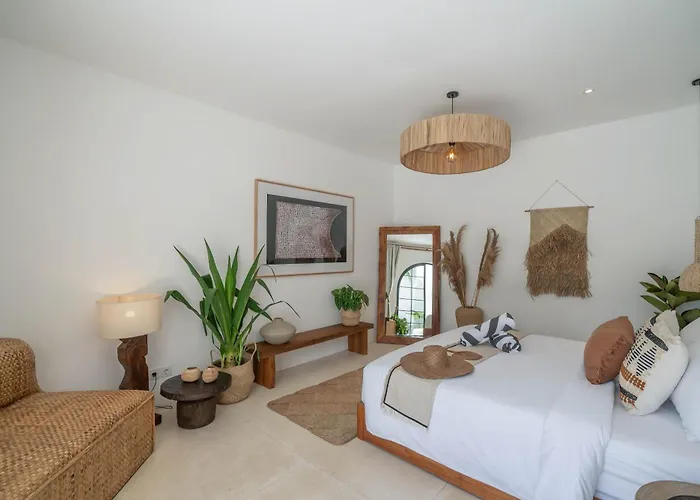 Heiwa - Tropical Meets Mediterranean, 2br Villa *