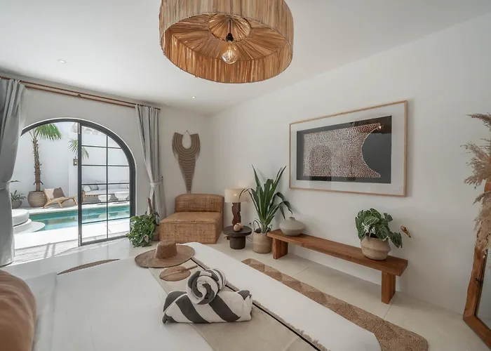 Heiwa - Tropical Meets Mediterranean, 2br Villa Canggu (Bali)