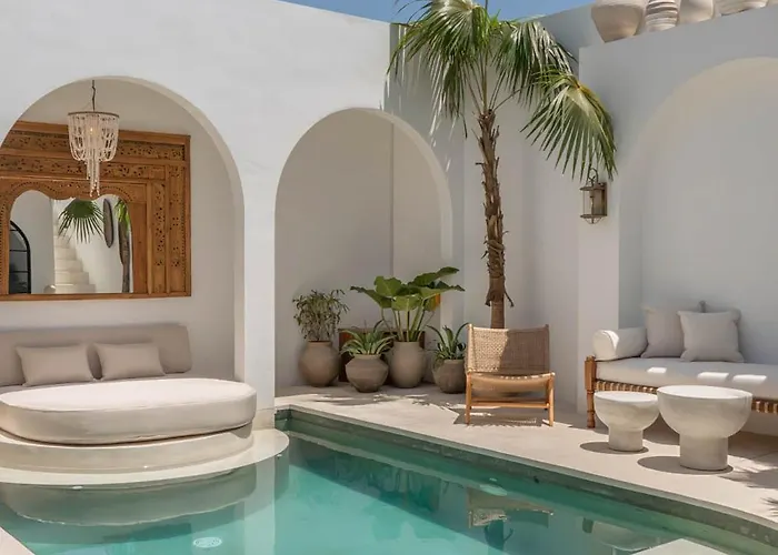 Villa Heiwa - Tropical Meets Mediterranean, 2br