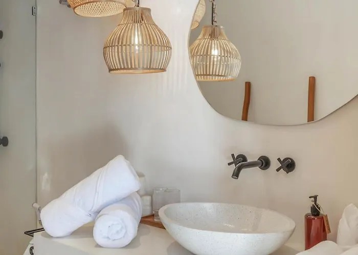Heiwa - Tropical Meets Mediterranean, 2br Canggu (Bali)