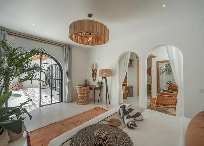 Heiwa - Tropical Meets Mediterranean, 2br Villa *