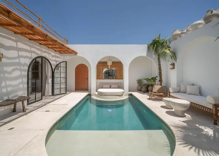 Villa Heiwa - Tropical Meets Mediterranean, 2br *