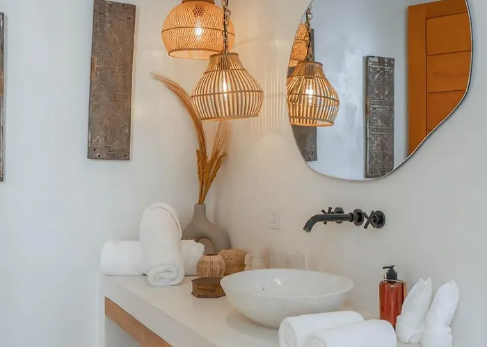 Villa Heiwa - Tropical Meets Mediterranean, 2br *